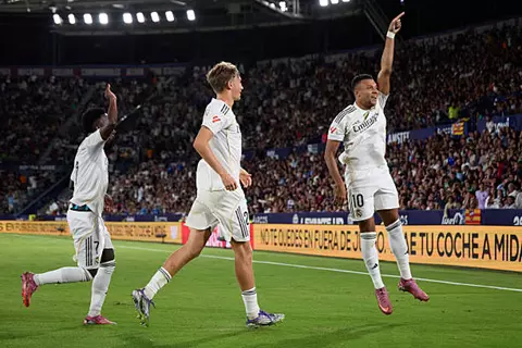 واصل الابتعاد بالصدارة.. ريال مدريد يكتسح ليفانتي برباعية في الدوري الإسباني